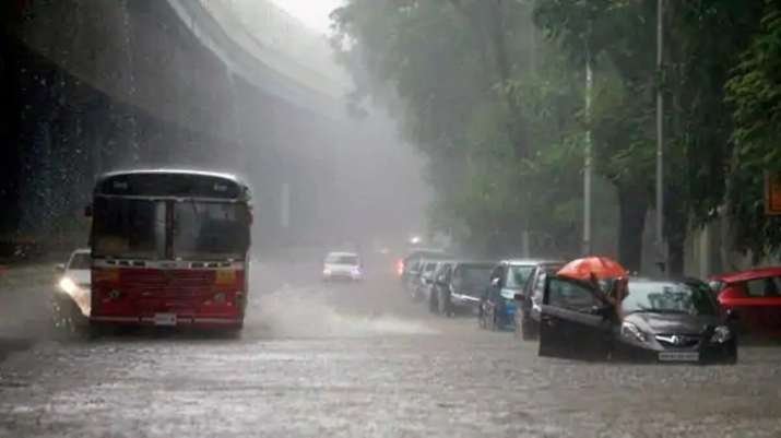 Heavy rains continue in Mumbai; low-lying areas waterlogged