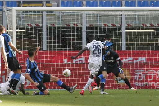 Teenage substitute Juwara helps Bologna beat Inter 2-1