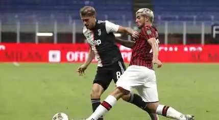 Juventus lets 2-goal lead slip in 4-2 loss at Milan