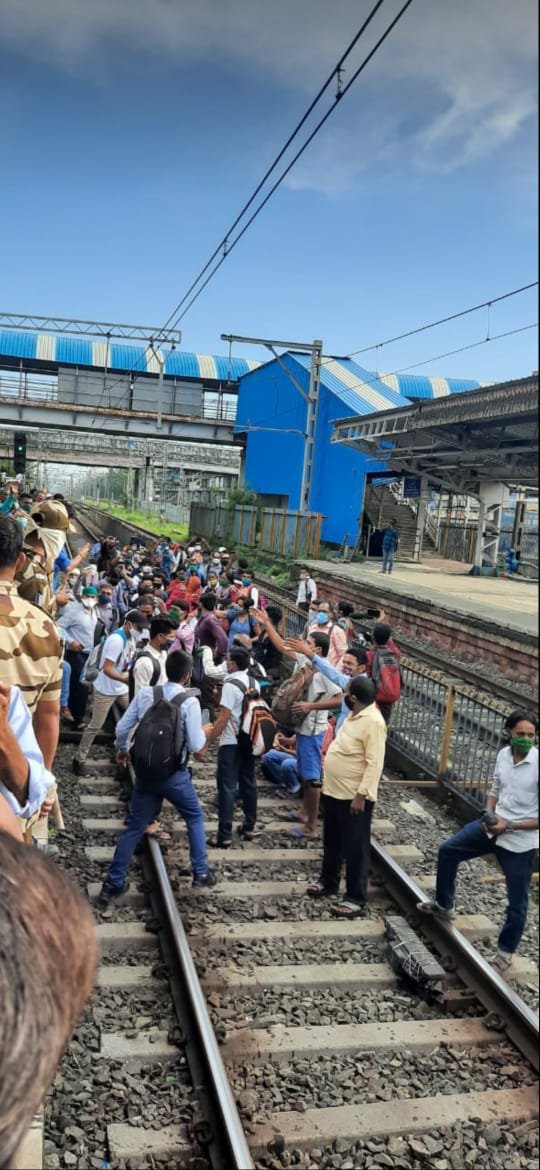Stranded bus passengers create ruckus at railway station