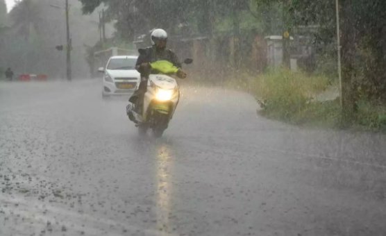 Maha: Heavy rains inundate parts of Thane, Palghar