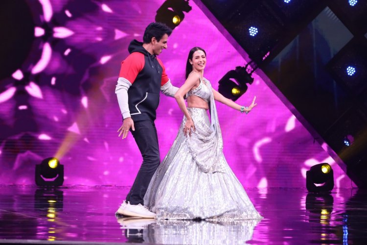 Sonu Sood and Malaika Arora recreate ‘Munni Badnaam Hui’ moment on India’s Best Dancer!