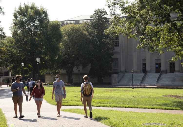 Virus clusters erupt at US universities as semester begins