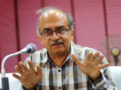 SC grants 30 minutes to Bhushan to reconsider his stand on contemptuous tweets