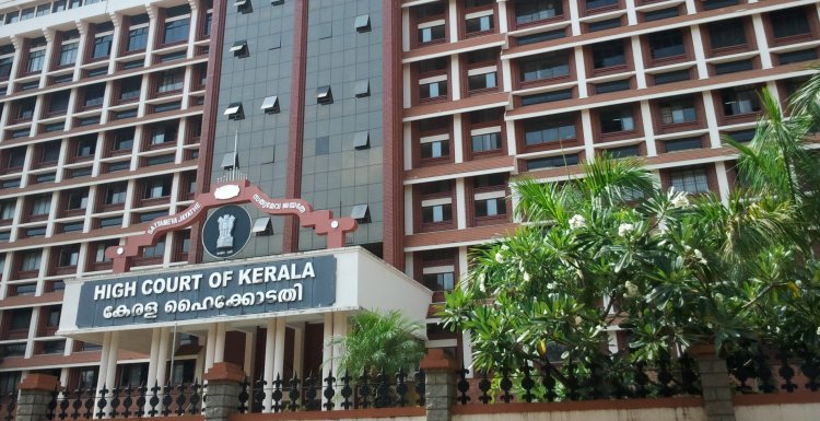 Kerala HC rejects govt plea against CBI probe into murder of Cong workers