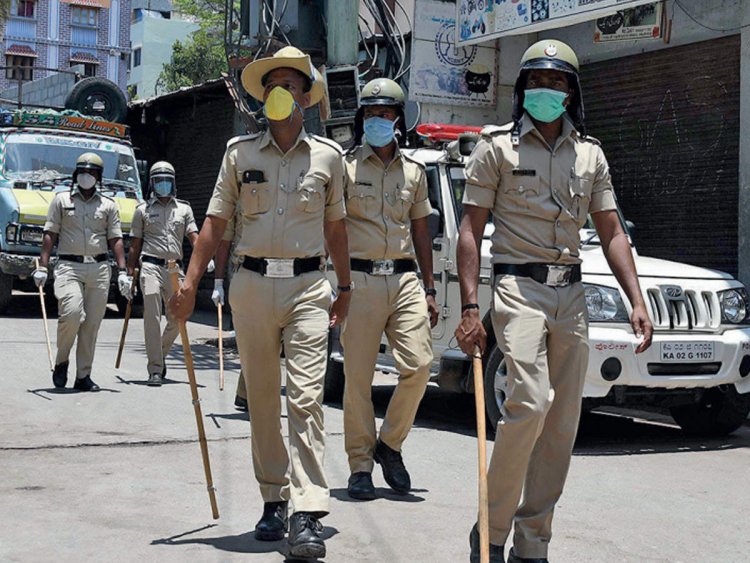 Cops in Karnataka do their bit to fight coronavirus
