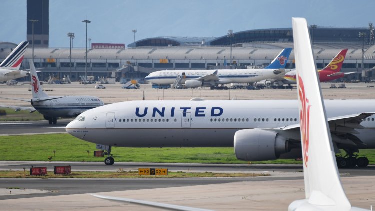United will cut up to 2,850 pilots without more federal aid