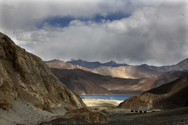 'Provocative military maneuvers', says India on Chinese actions in Pangong