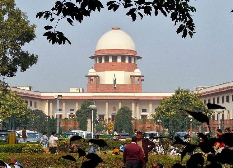 SC issues notice on AP's plea to make English as medium of education