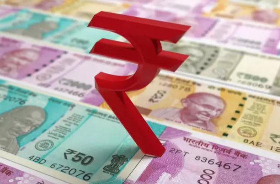 Rupee ends 7 paise weaker at 73.53 against USD