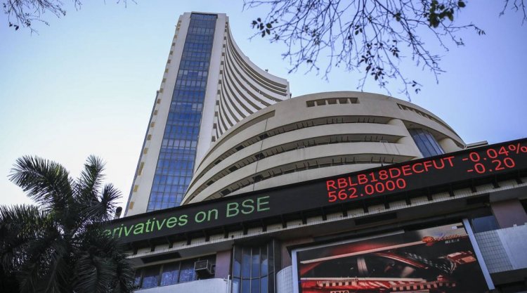 Sensex rallies over 300 points in early trade; Nifty tops 11,550