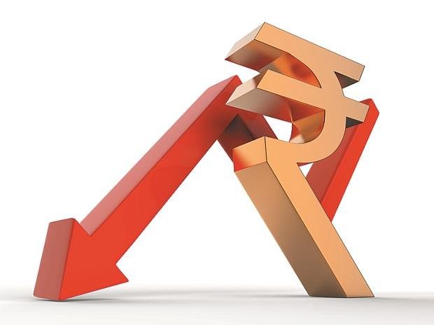 Rupee tumbles 24 paise to 73.76 against US dollar in early trade