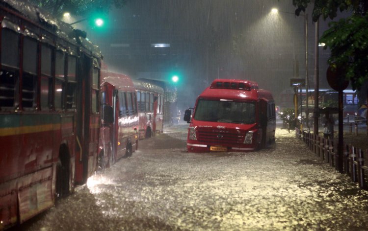 Telangana: Heavy rains kill 15 in Hyderabad; people urged to stay indoors