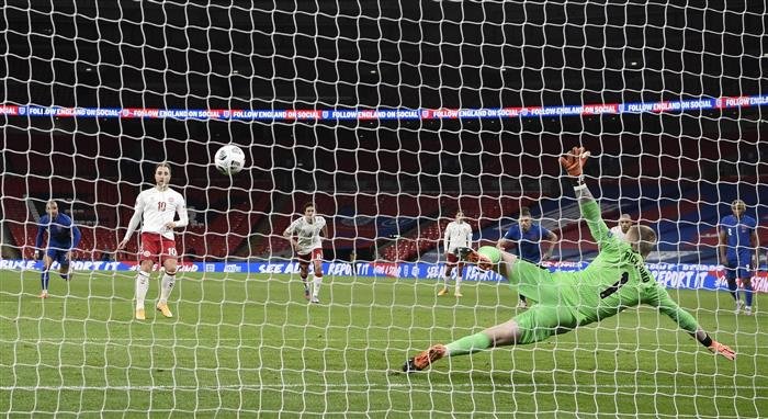 Eriksen goal on 100th appearance gives Denmark win v England