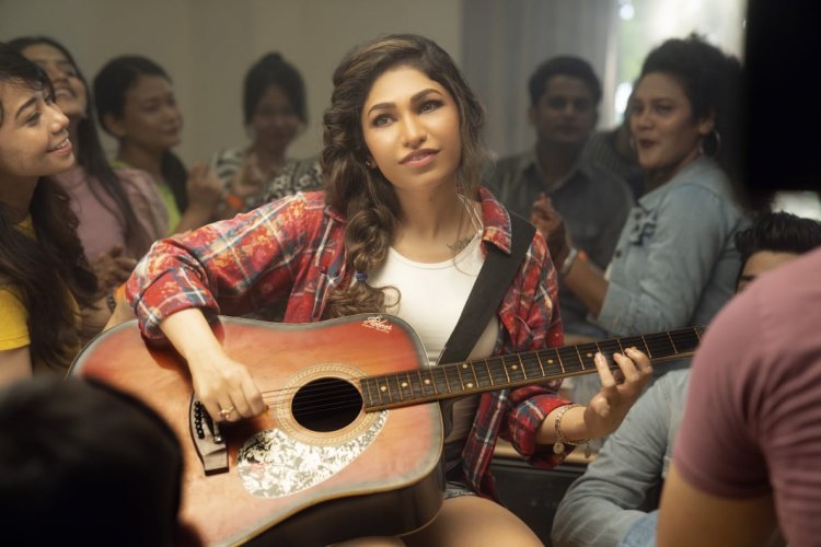 Tulsi Kumar learns to play the guitar for her rock ballad ‘Tanhaai’