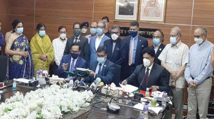 Bangladesh Signs Deal With India for 30 Million COVID Vaccines Doses
