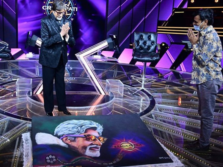 Amitabh Bachchan shares glimpse of rangoli made by fan to commemorate his 51 years in Bollywood