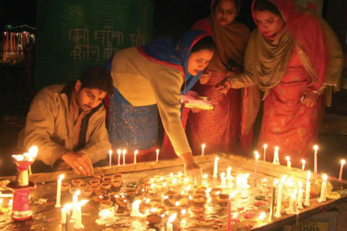 Diwali celebrated across Jammu; LG greets people of J&K