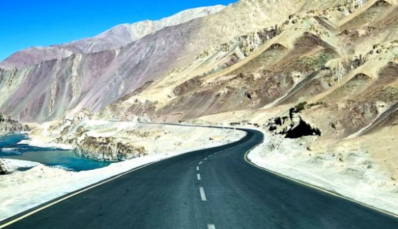 Ladakh LG highlights environmental issues plaguing UT