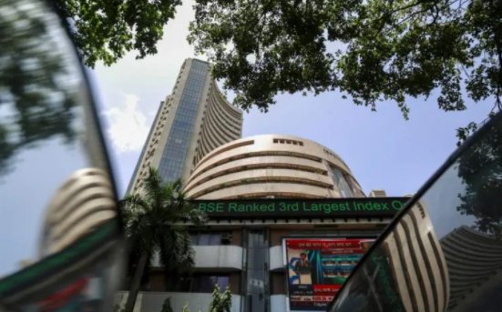 Equity indices open flat, Sensex up by 7 points
