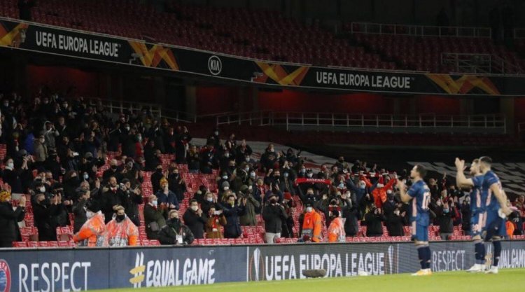 Shut out for 9 months, fans back at top-level English soccer