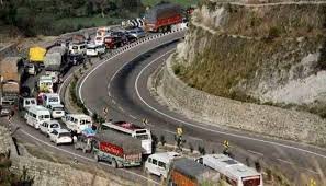 Jammu-Srinagar NH open for one-way traffic