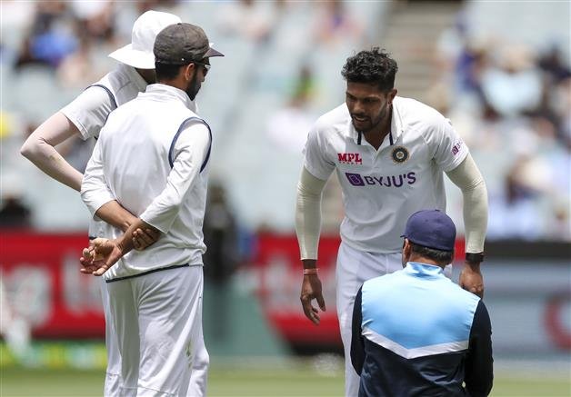 IND vs AUS: Umesh Yadav suffers calf muscle injury, doubtful for 3rd Test