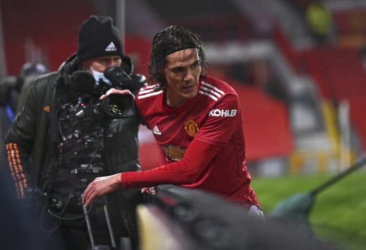 Man United's Cavani banned for 3 games for offensive post