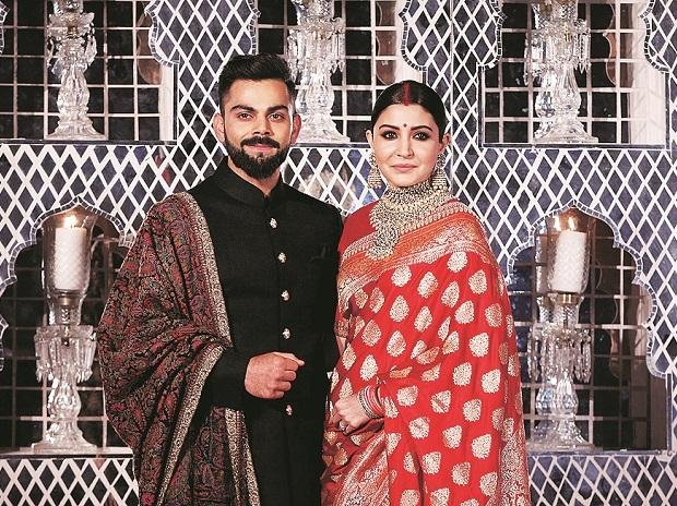 Anushka and Virat appeal to paparazzi to not click their daughter's picture