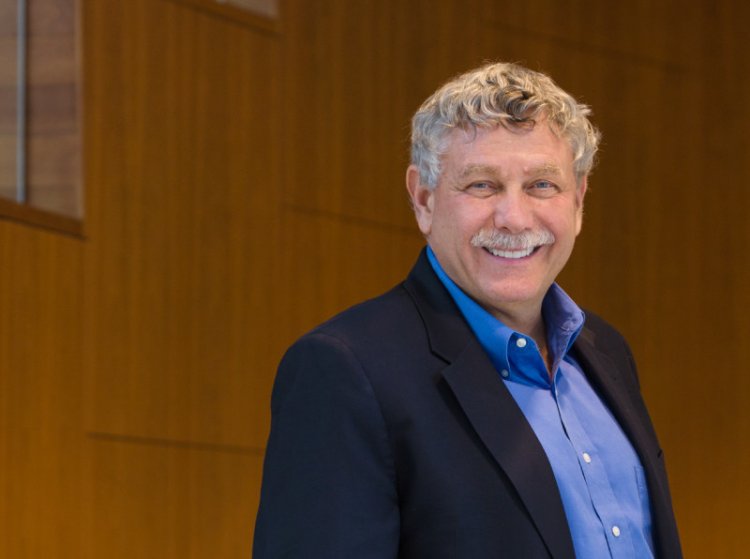 Eric Lander to take an academic leave to serve as White House science advisor; Board of Directors appoints Todd Golub as director of Broad Institute