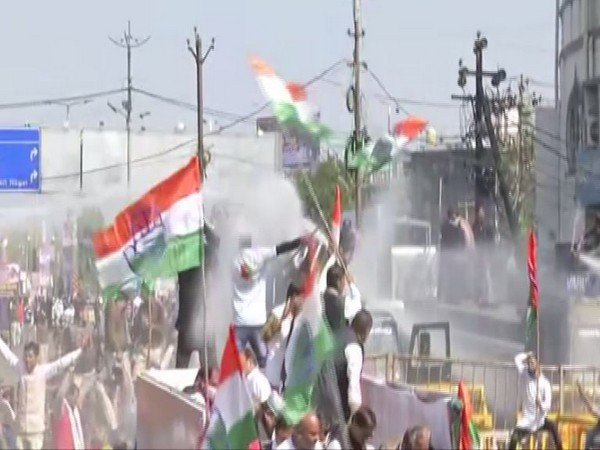 Police use water cannon, baton charge Congress protest in Bhopal