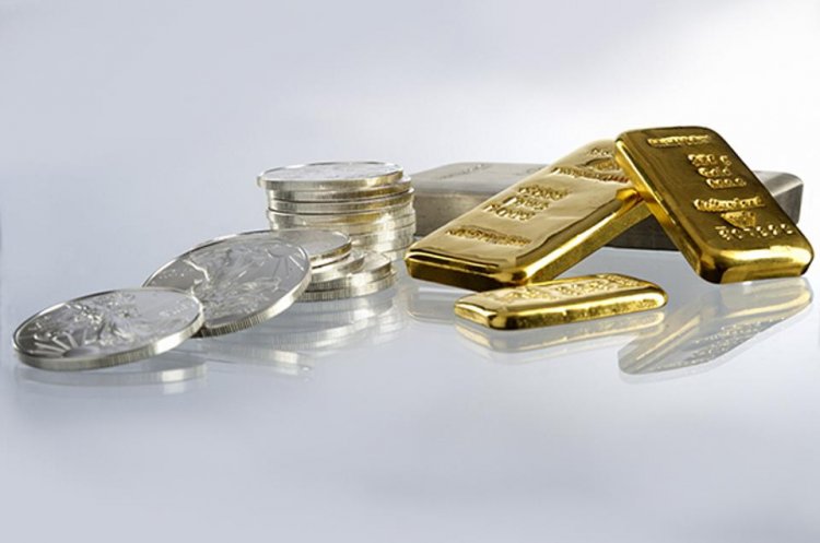 Gold declines Rs 231; silver tanks Rs 256