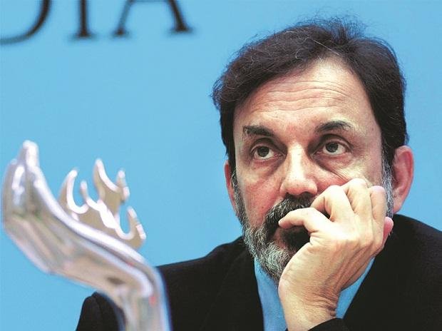 SC asks NDTV promoters to apprise it of shares they hold in the firm