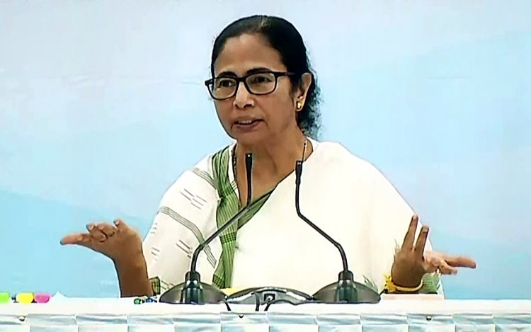 BJP a gas balloon alive only in the media : Mamata
