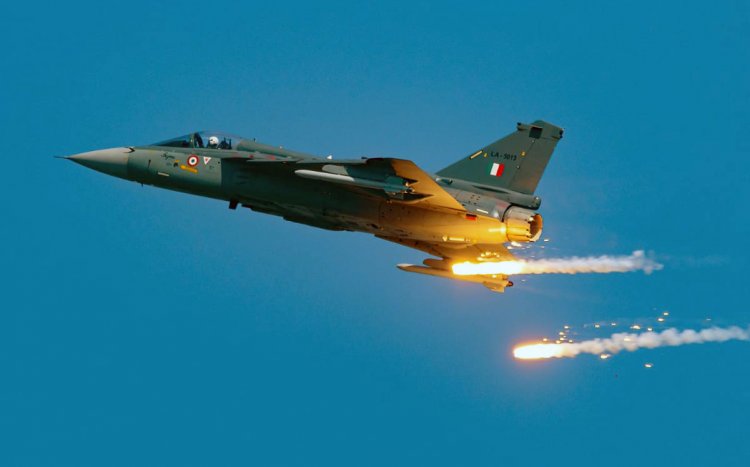 Centre formally seals Rs 48,000 crore deal to procure 83 Tejas LCA from HAL